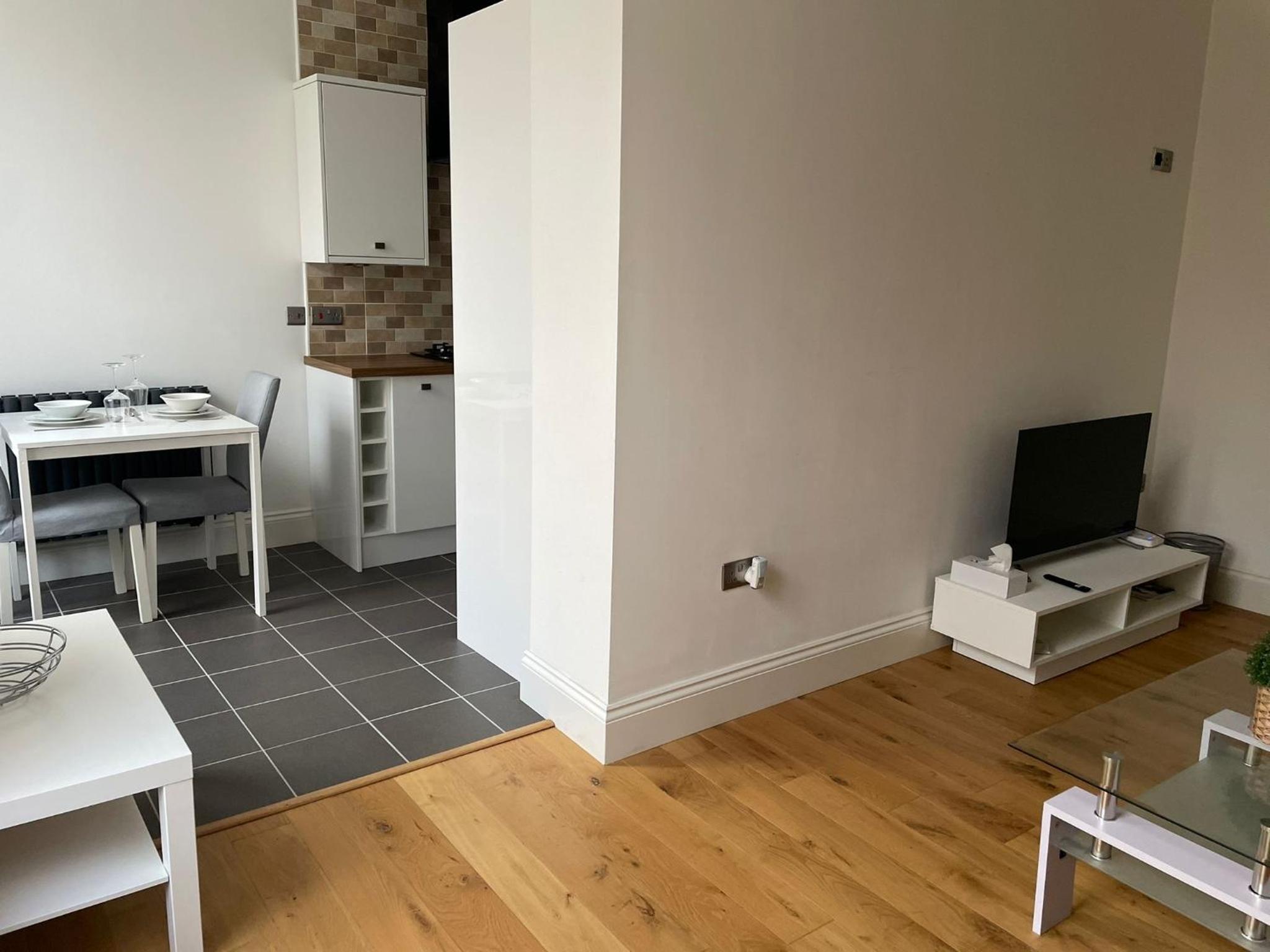 City Centre 1 Bed Sleeps 4 H5 view 2