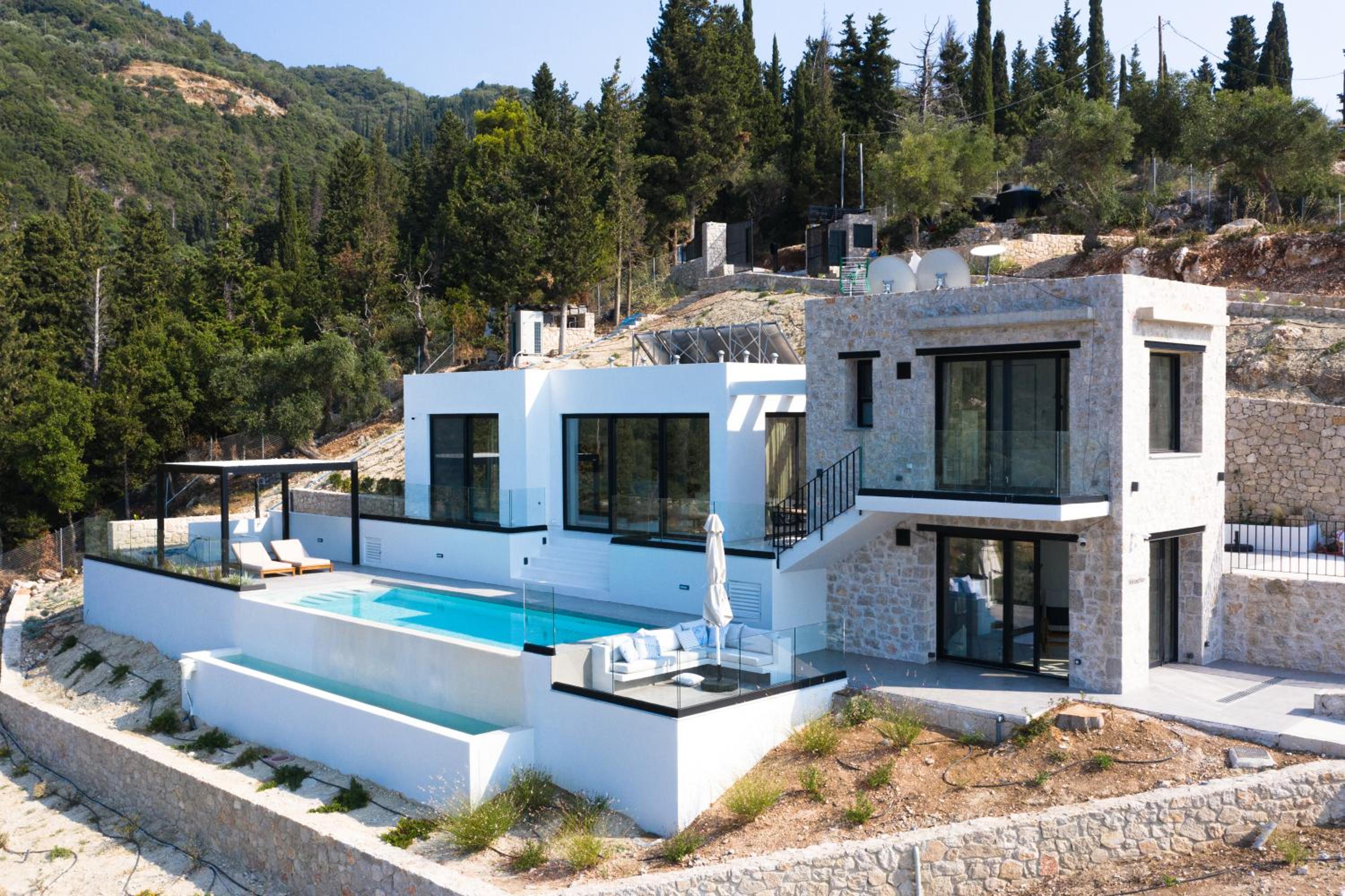 Mandevilla Hillside Luxury Villas view 3