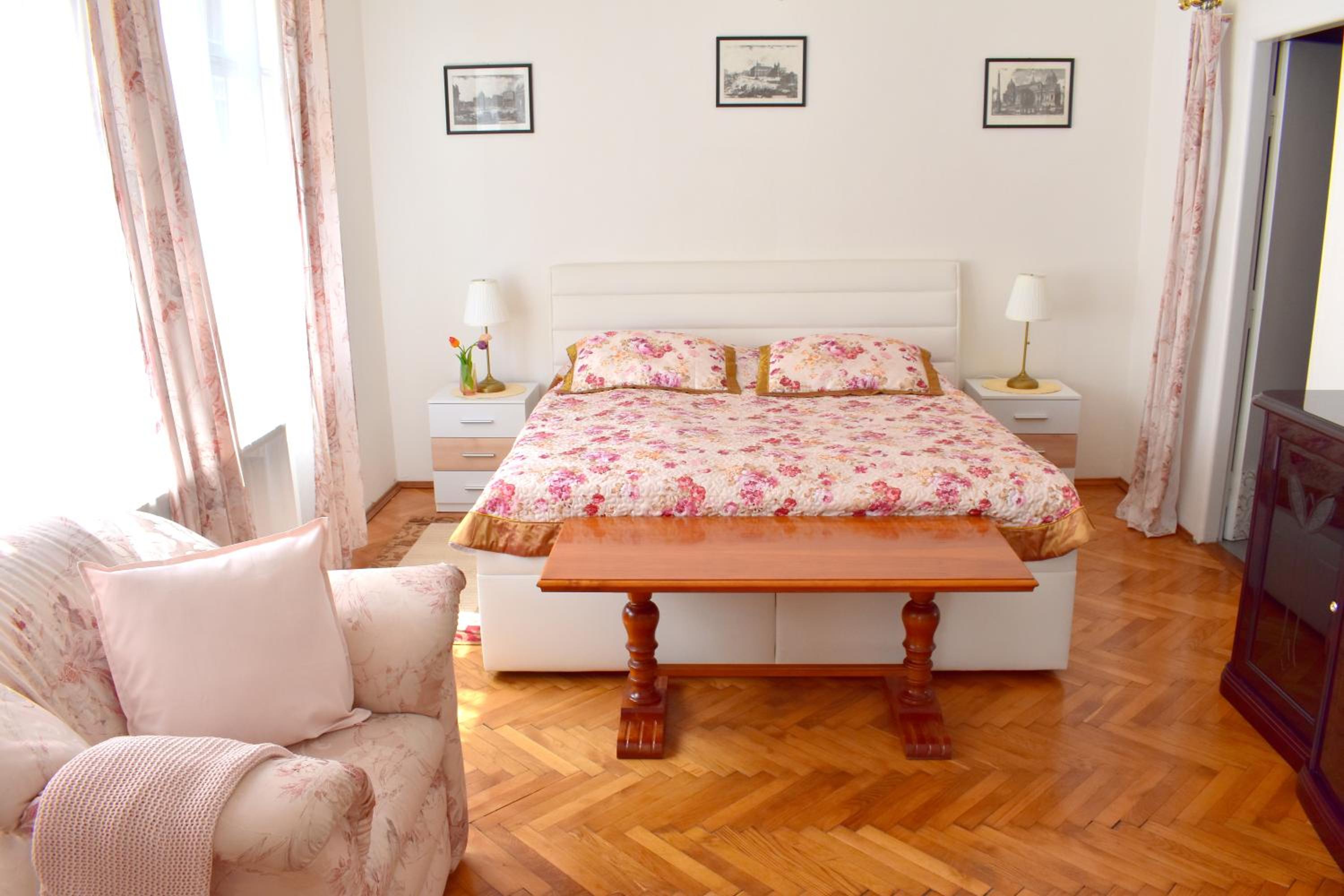Old Town Konviktská - Bohemian Residence