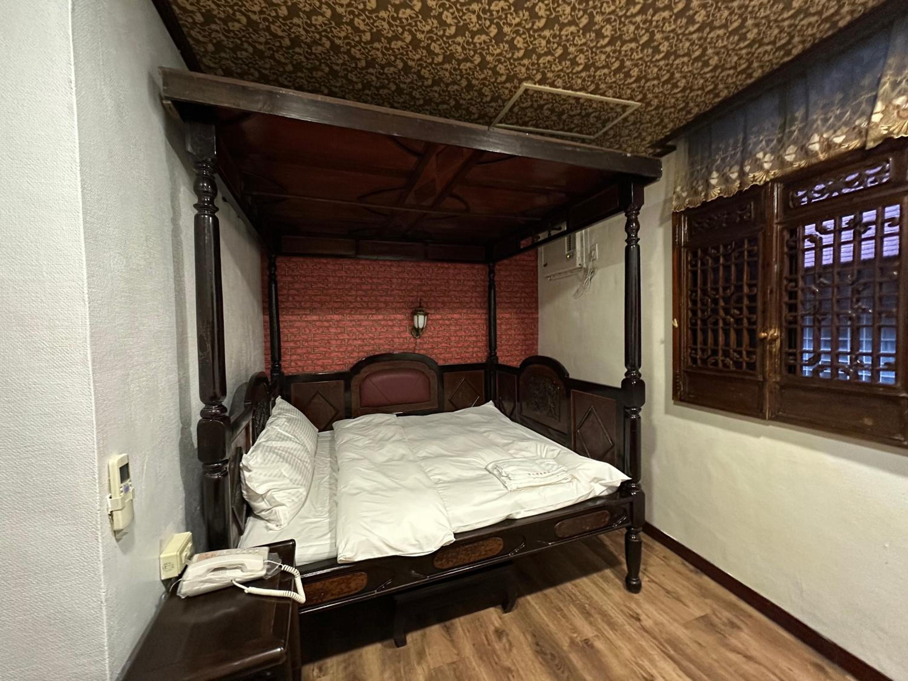 Ming Ren Hotspring Hotel