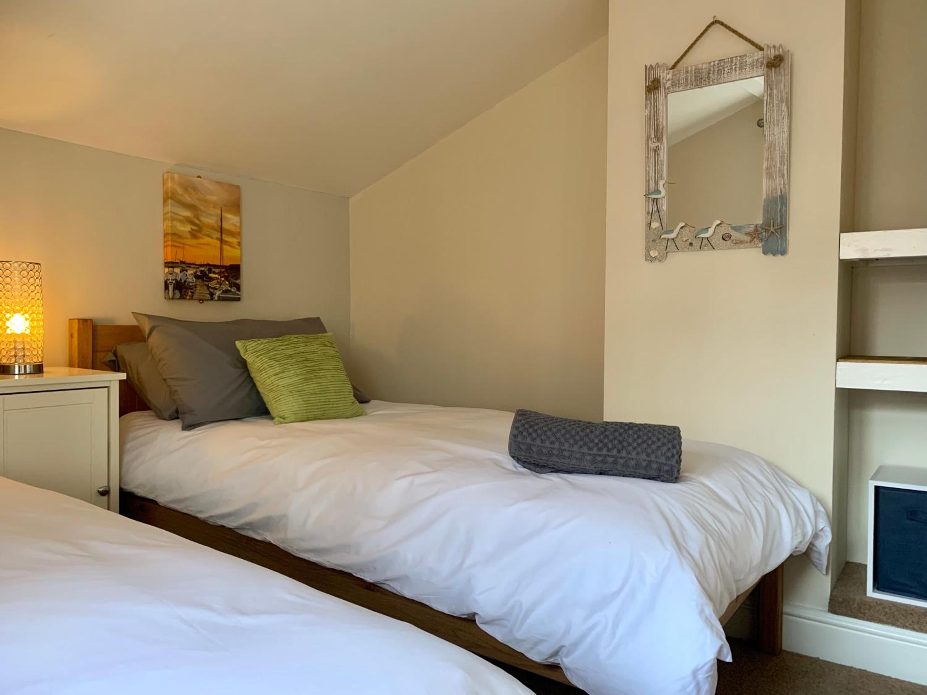 Smart & Comfortable 3-bedroom Victorian house view 2