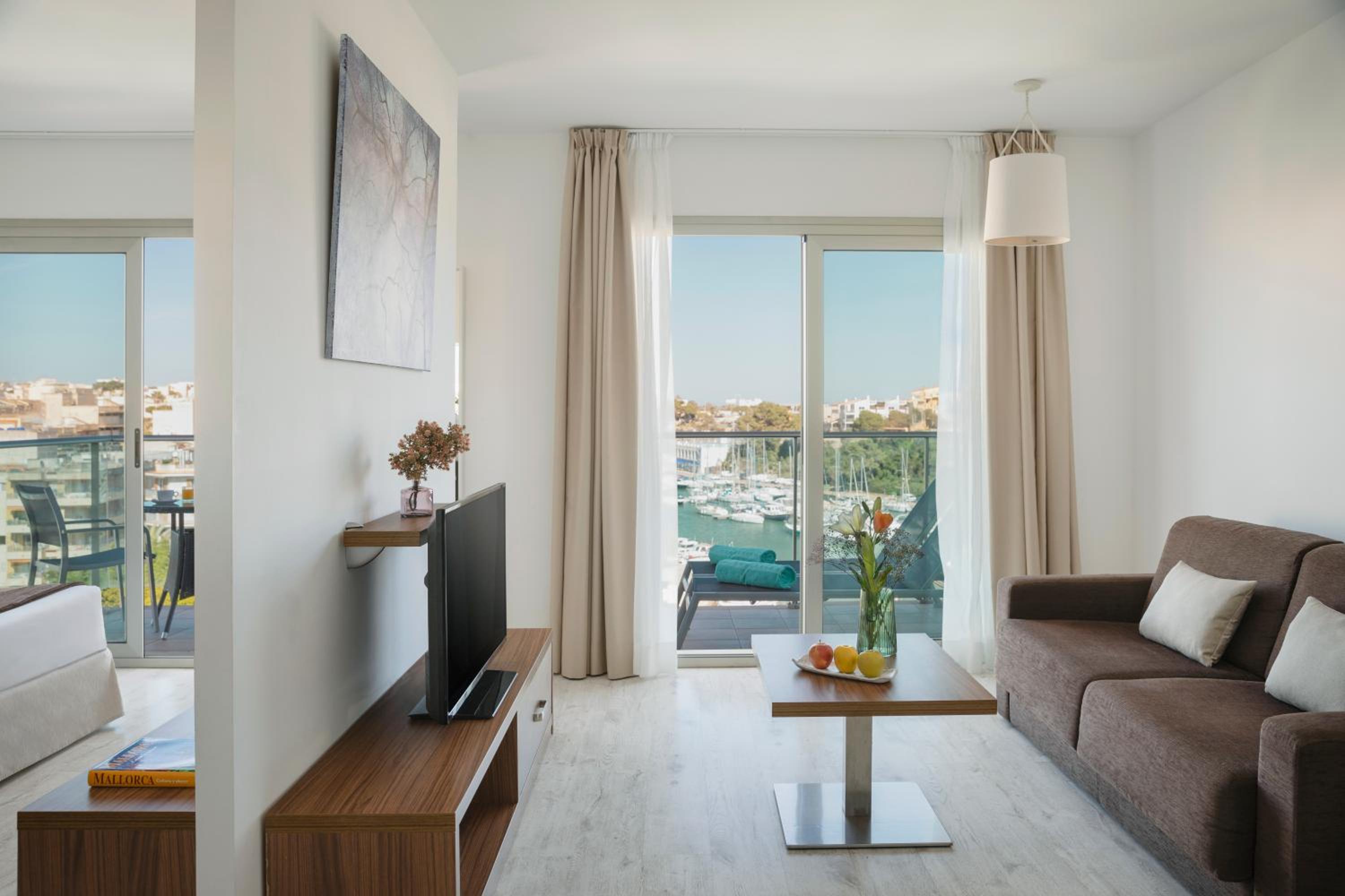 Porto Drach Aparthotel & Suites