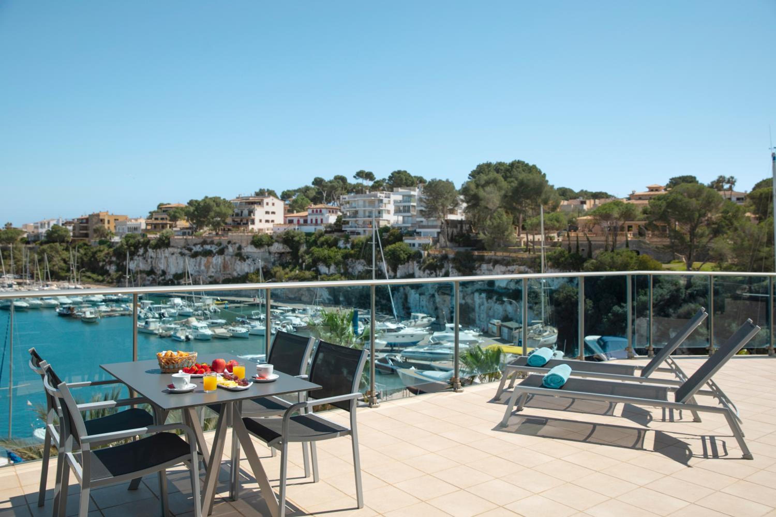 Porto Drach Aparthotel & Suites