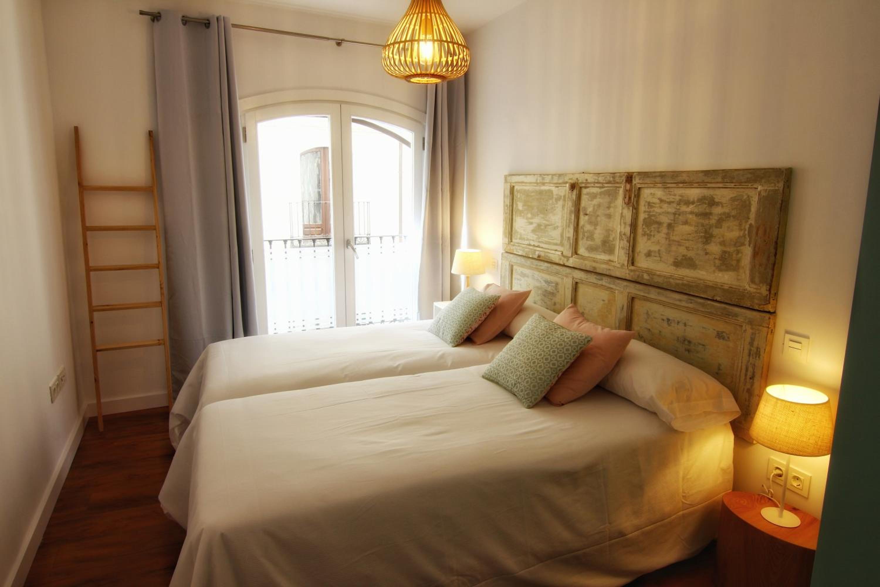 Apartamentos Almada - Image 2