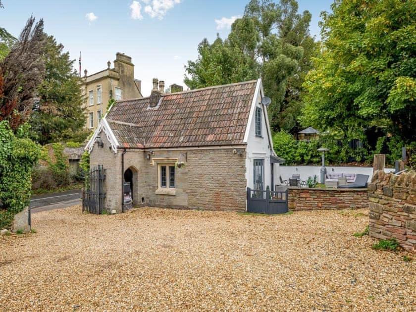 2 bedroom cosy cottage with hot tub in hambrook close to Bristol City Centre view 5