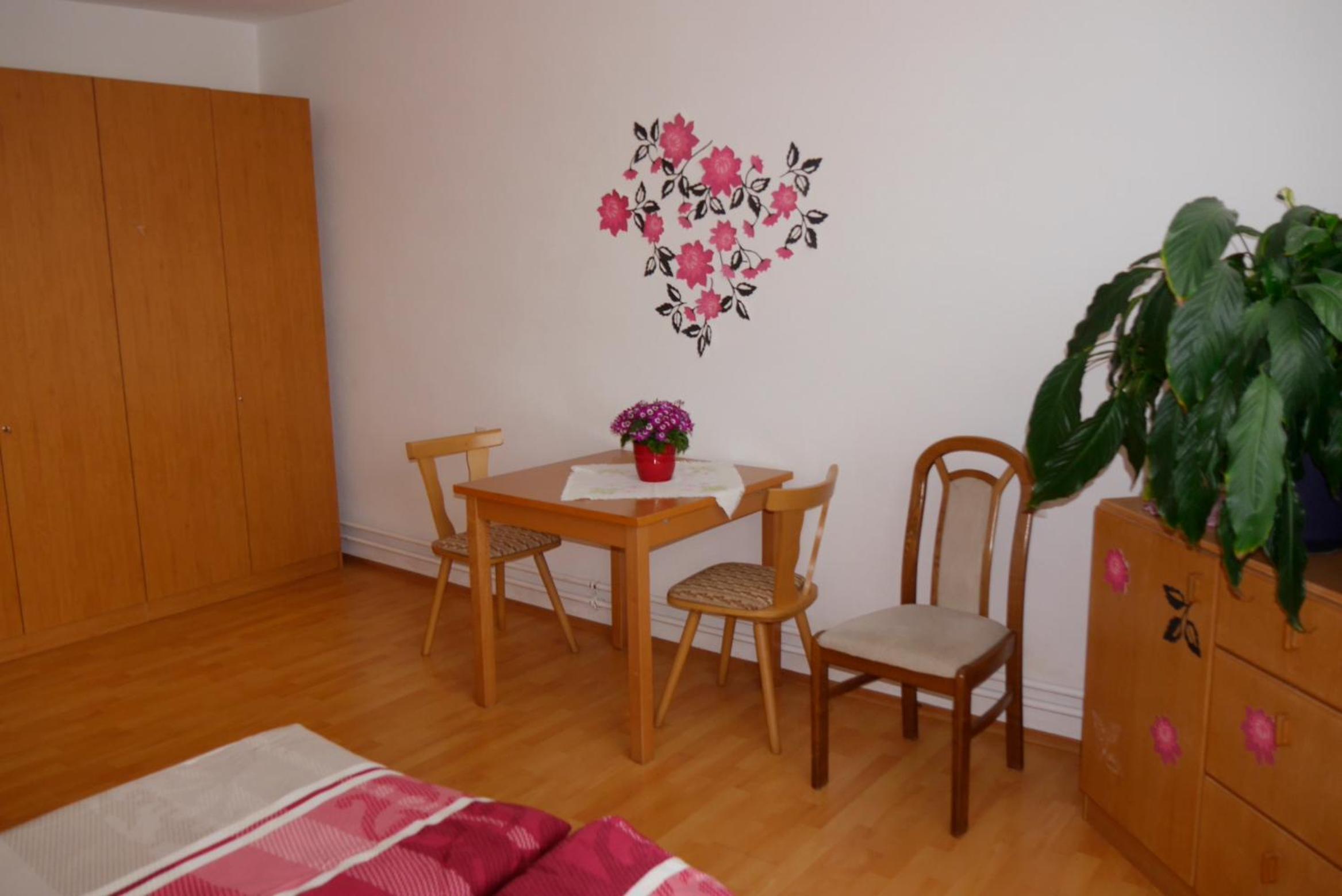 Gertis Blumenhof Privatzimmer, Ferienwohnung