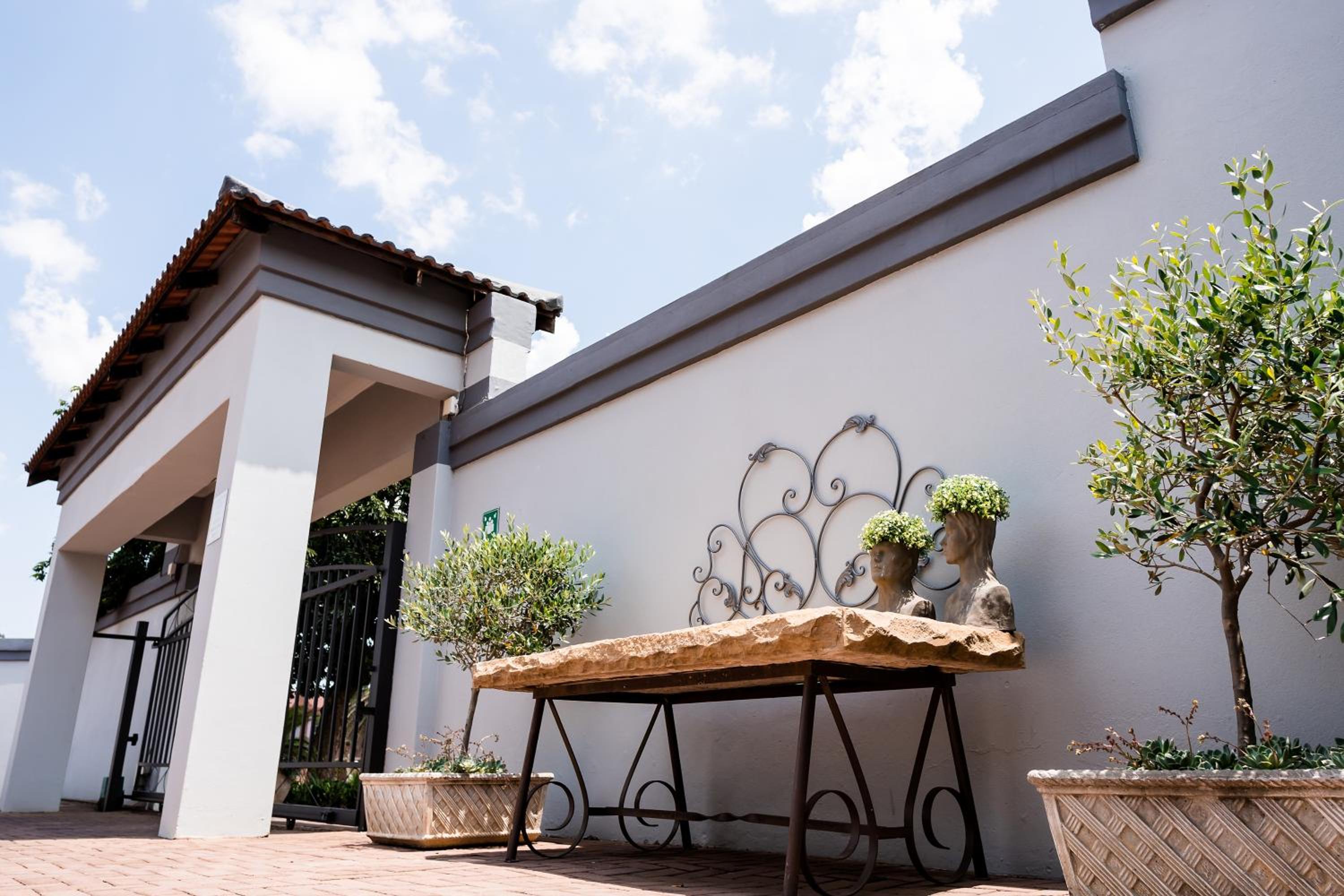 Villa Gracia Guesthouse