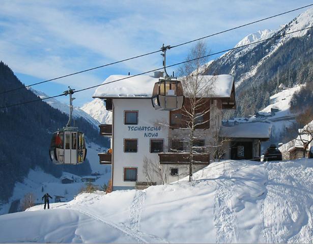 Tschatscha Nova