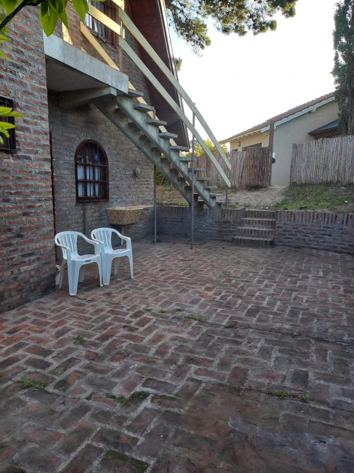 Casa Alpina espaciosa a 2 cuadras del centro de Villa Gesell y a 5 de la playa