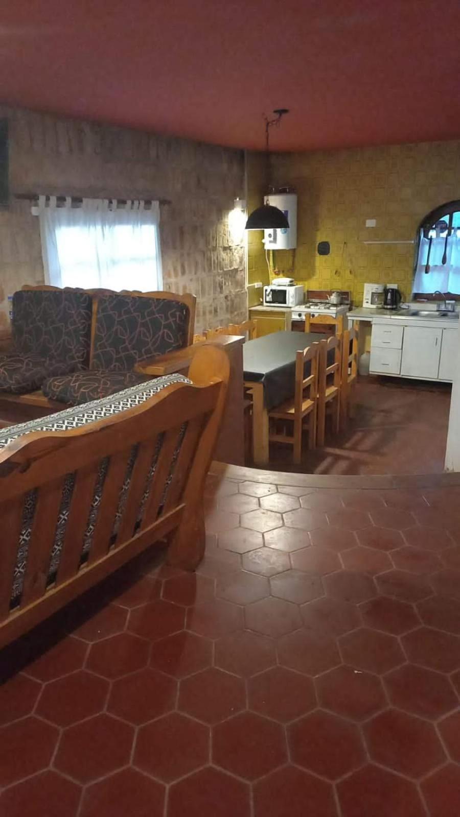 Casa Alpina espaciosa a 2 cuadras del centro de Villa Gesell y a 5 de la playa