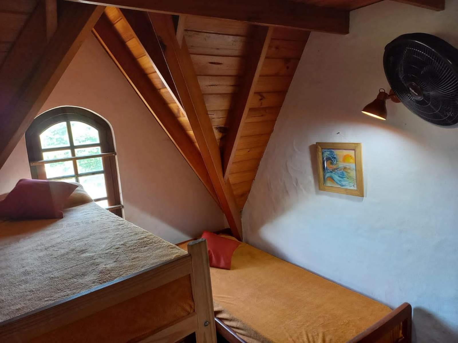 Casa Alpina espaciosa a 2 cuadras del centro de Villa Gesell y a 5 de la playa