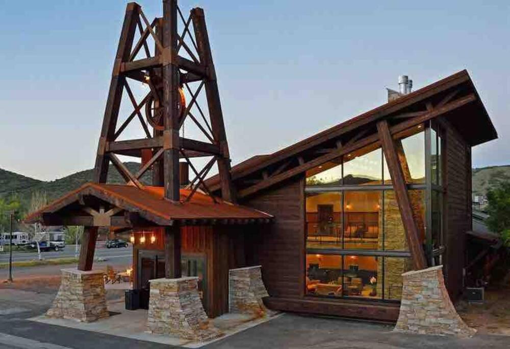 Hotel 1BR/1BR Loft in Park City w/ Private Deck! - Image 1