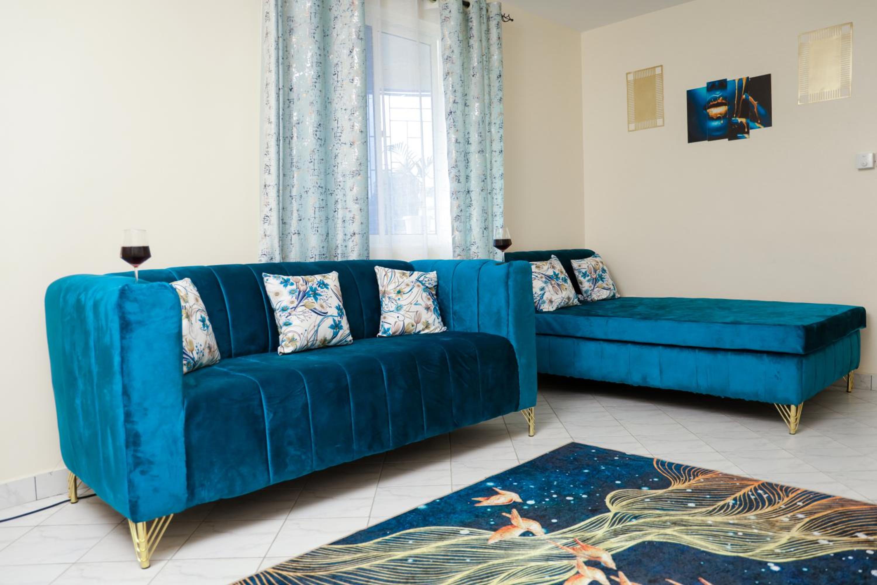 Royal Haven A3 Spacious 1Br Apartment 10min drive to beach hosts upto 4 guests WiFi - Netflix, 10min drive to beach view 4