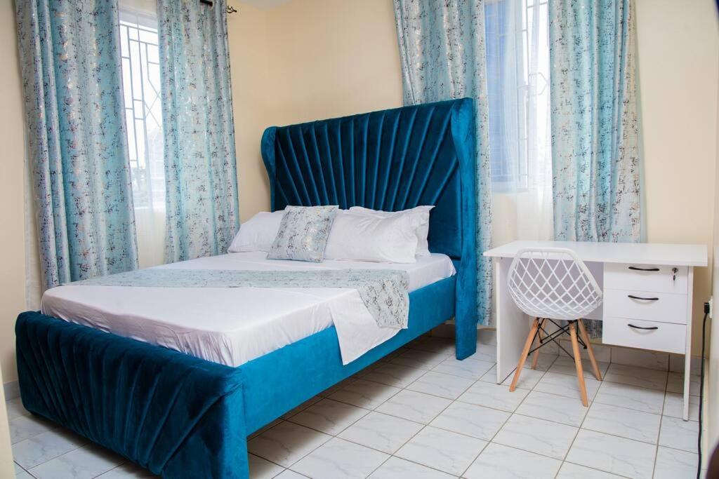 Royal Haven A3 Spacious 1Br Apartment 10min drive to beach hosts upto 4 guests WiFi - Netflix, 10min drive to beach view 3