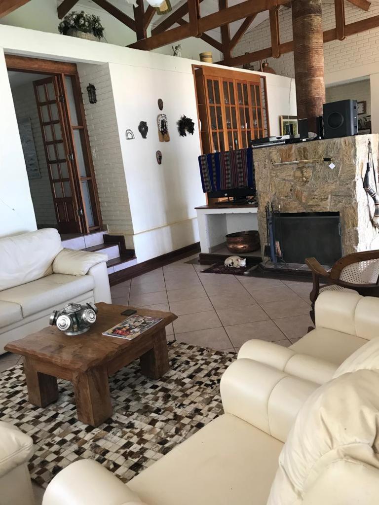 Casa de campo inteira de frente pra Represa Avaré