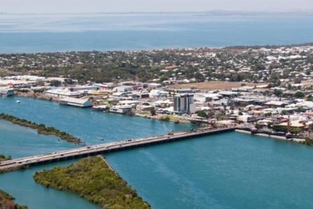 Excellent Location - Modern Hotel Room in Mackay