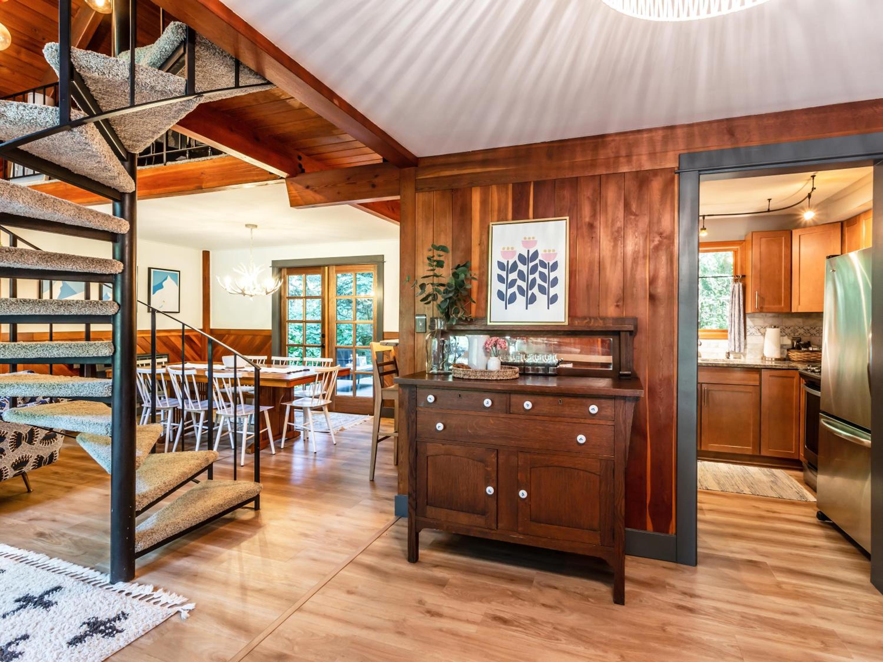 Pendleton Pines Lodge