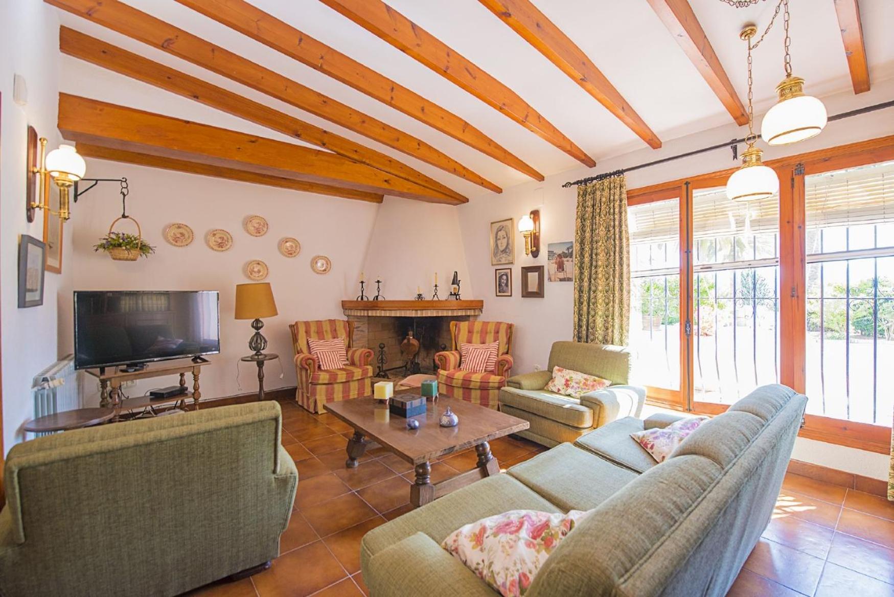 Villa Mas Blanc - PlusHolidays view 3