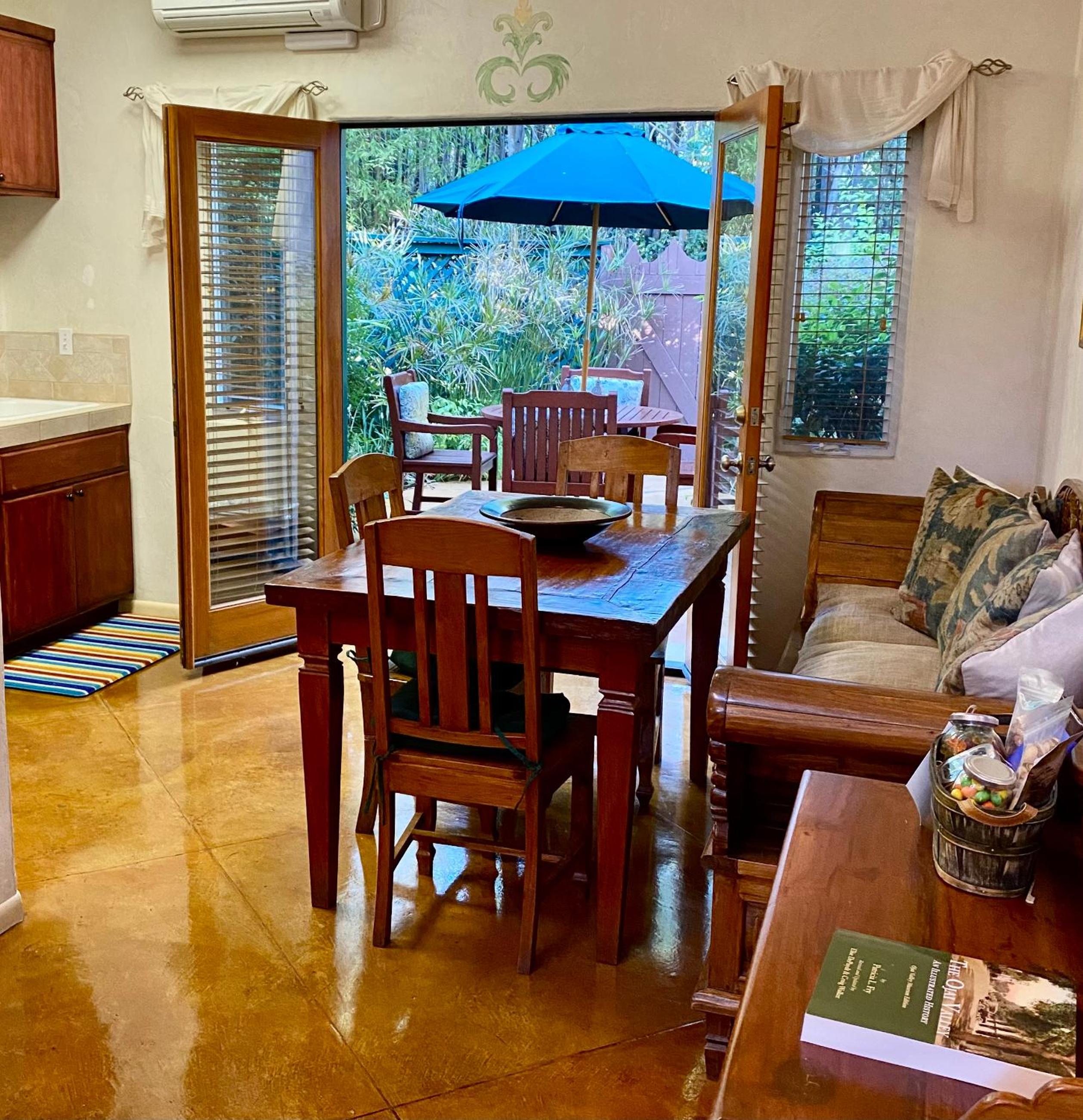 Ojai Vacations - The Emerald Iguana Inn - Property Image 23