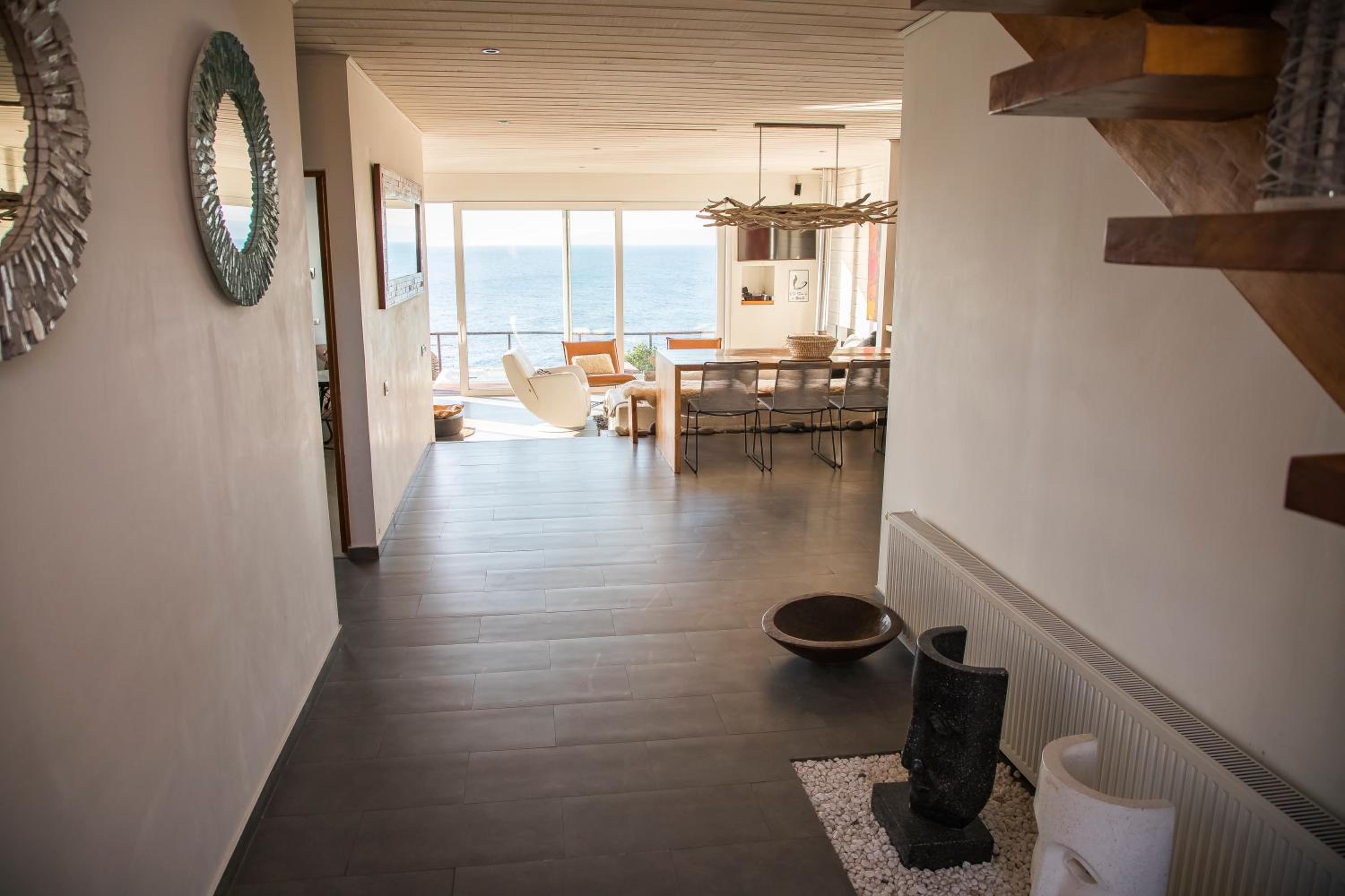 Increíble casa primera línea frente a ola Infiernillo