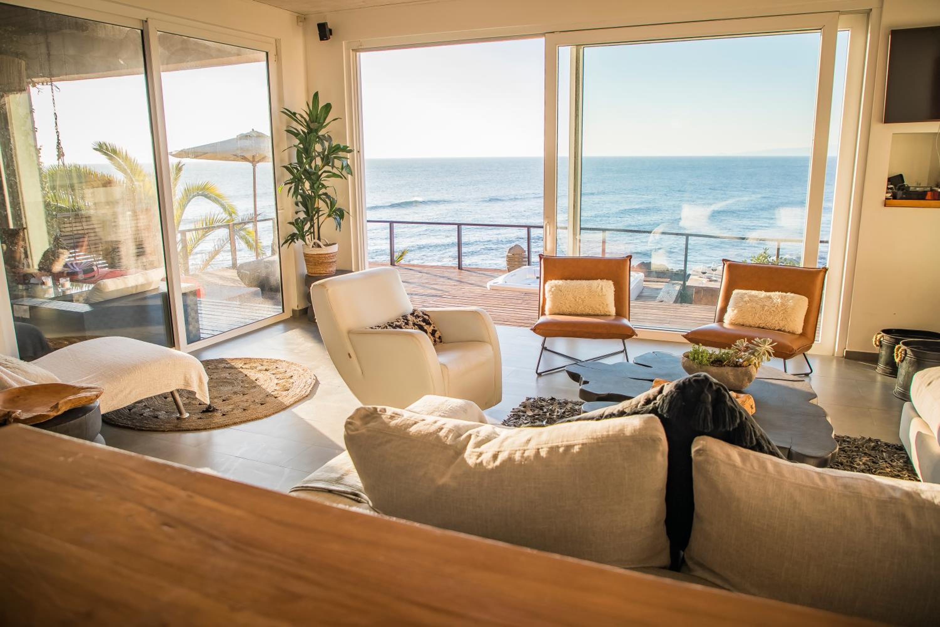 Increíble casa primera línea frente a ola Infiernillo