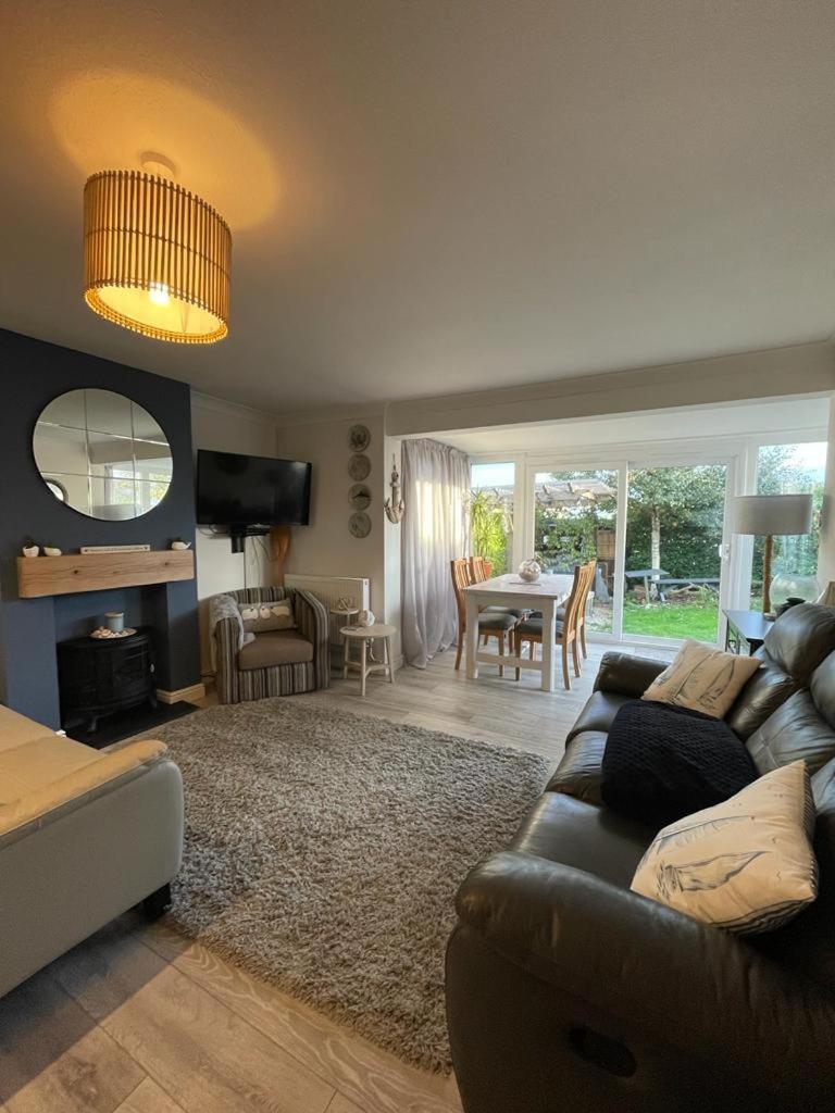 Holiday home, Tywyn, great location view 3
