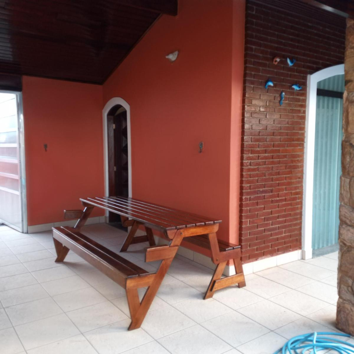 Casa na quadra da Praia de Peruíbe