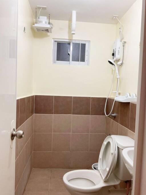 AR02 1BEDROOM Condo Unit with Free Pool, HBO, Netflix & WiFi