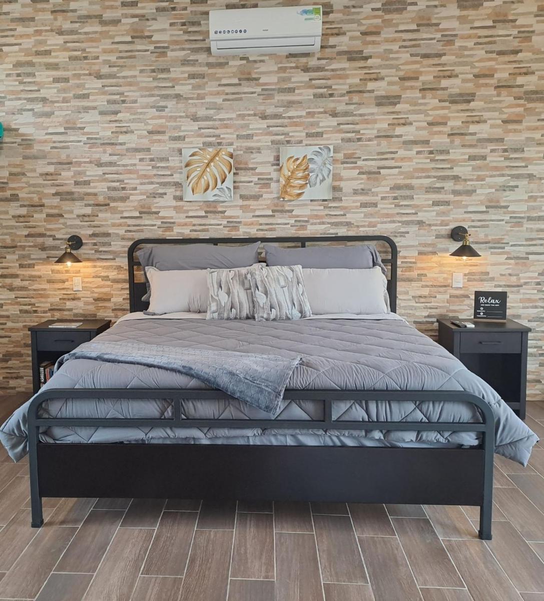 Comfy King bed, private yard and pool!