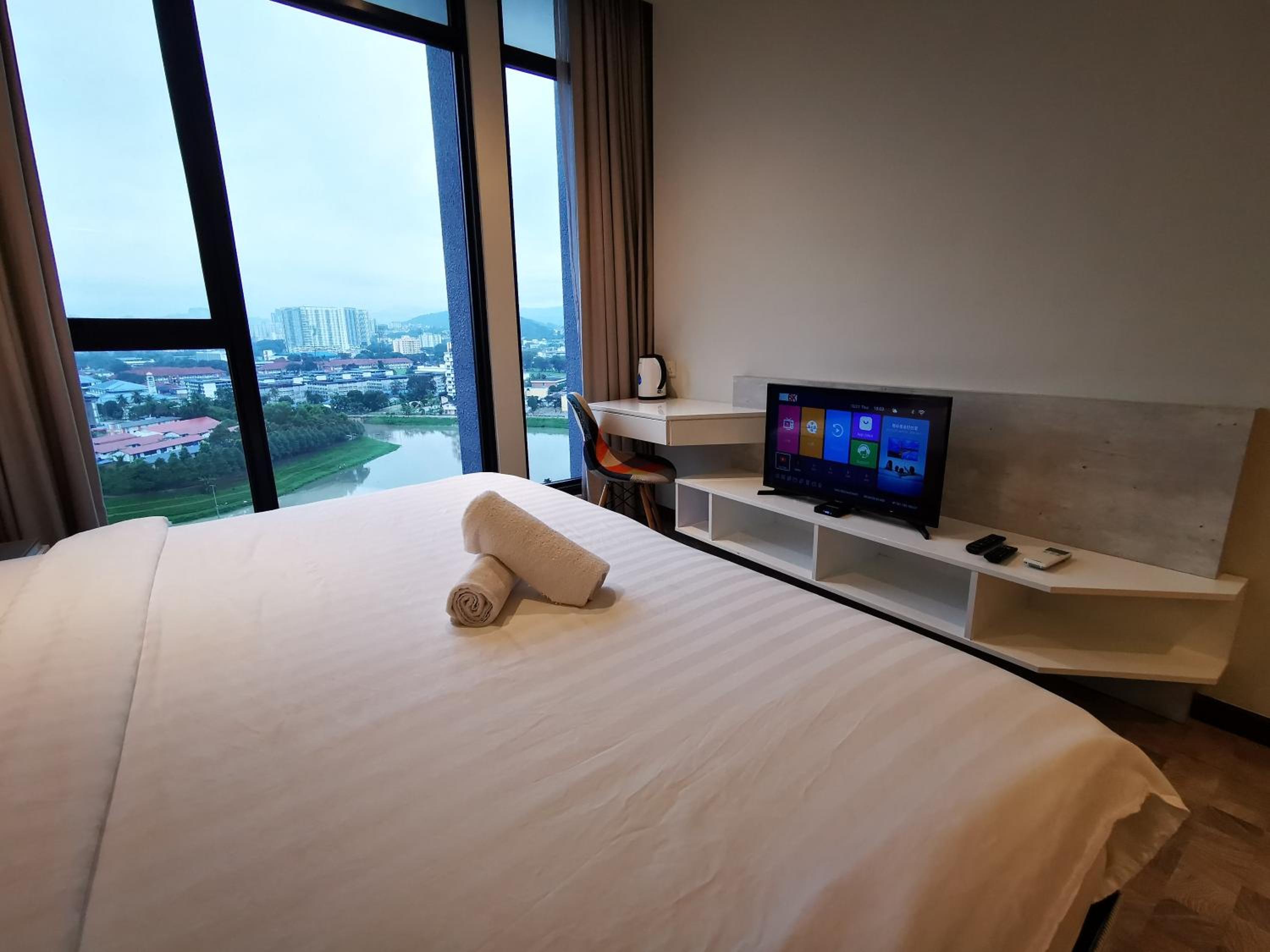 Expressionz Professional Suites by AURORA SUMMER SUITES