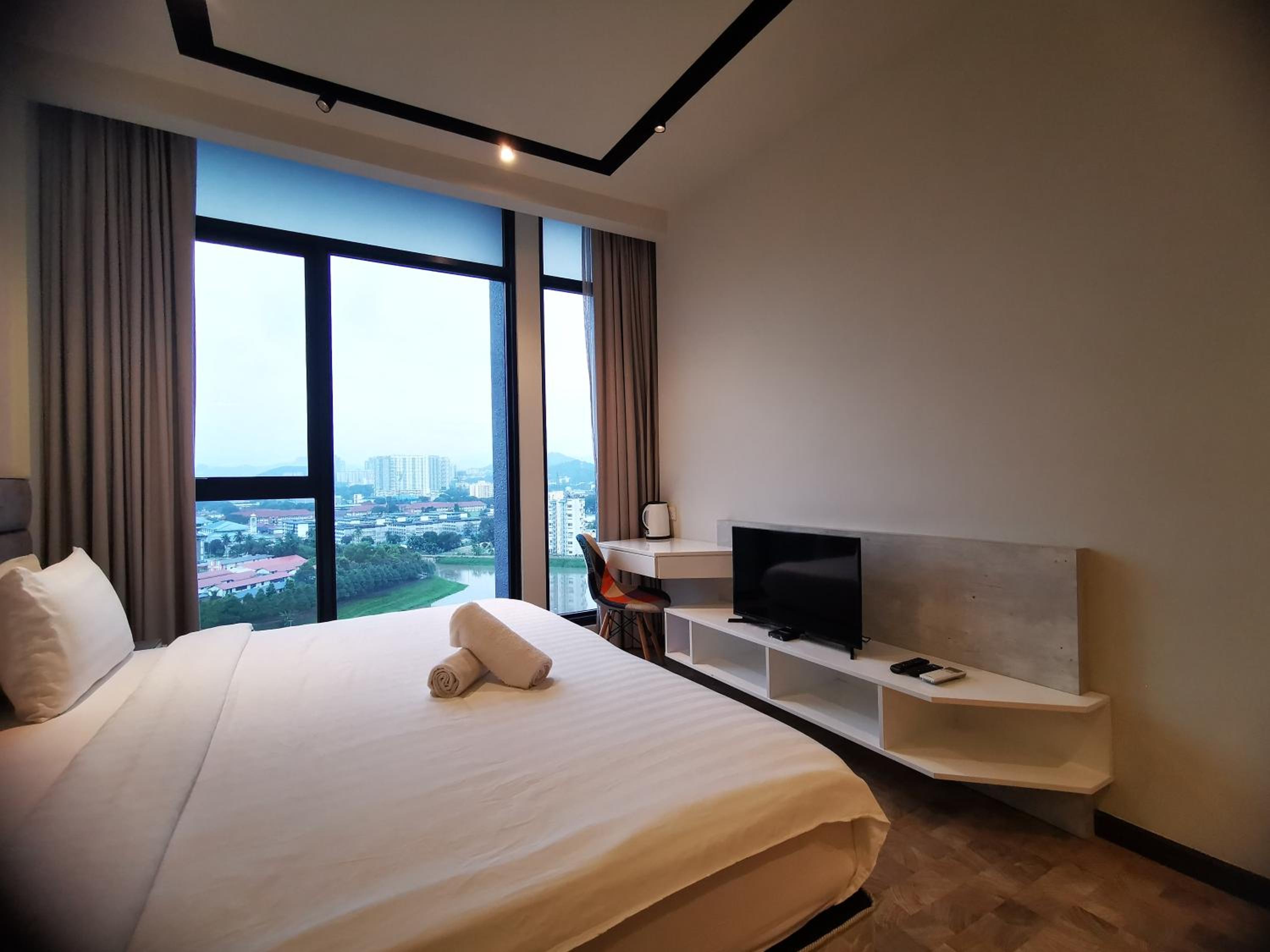 Expressionz Professional Suites by AURORA SUMMER SUITES