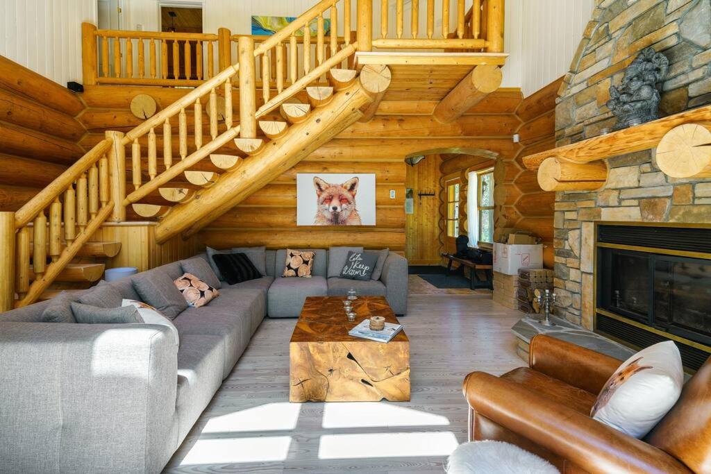 Chalet Silver Fox SPA at Fiddler's Lake