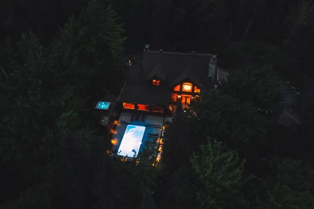 Chalet Silver Fox SPA at Fiddler's Lake