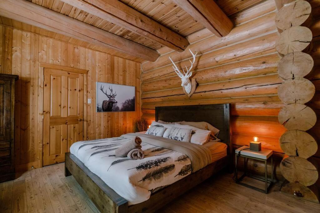 Chalet Silver Fox SPA at Fiddler's Lake