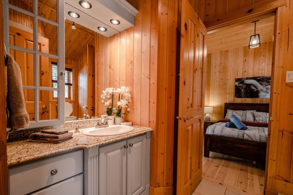 Chalet Silver Fox SPA at Fiddler's Lake
