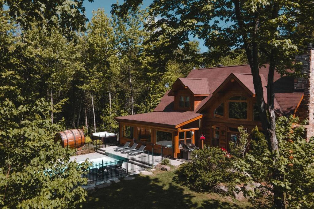 Chalet Silver Fox SPA at Fiddler's Lake