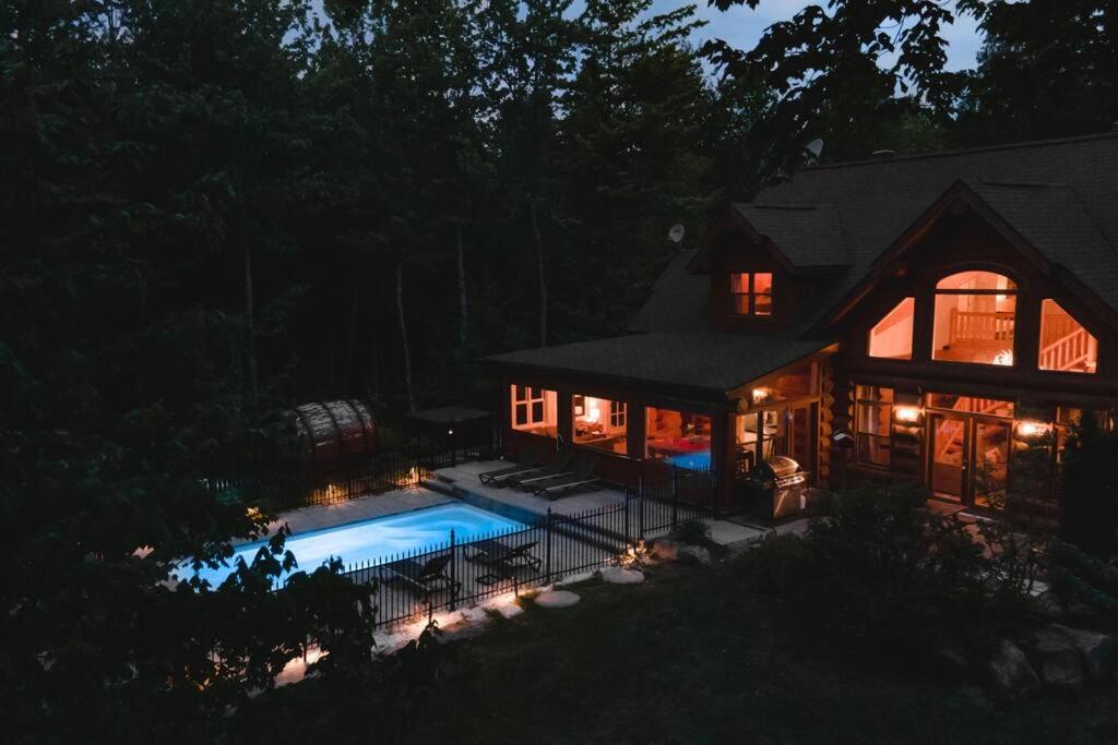 Chalet Silver Fox SPA at Fiddler's Lake