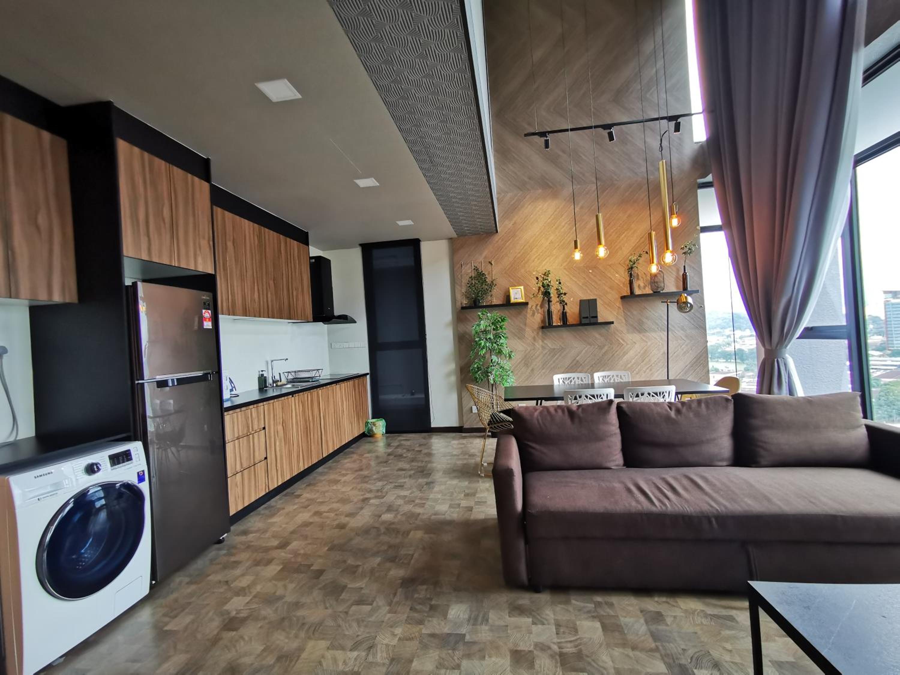 Expressionz Professional Suites by AURORA SUMMER SUITES