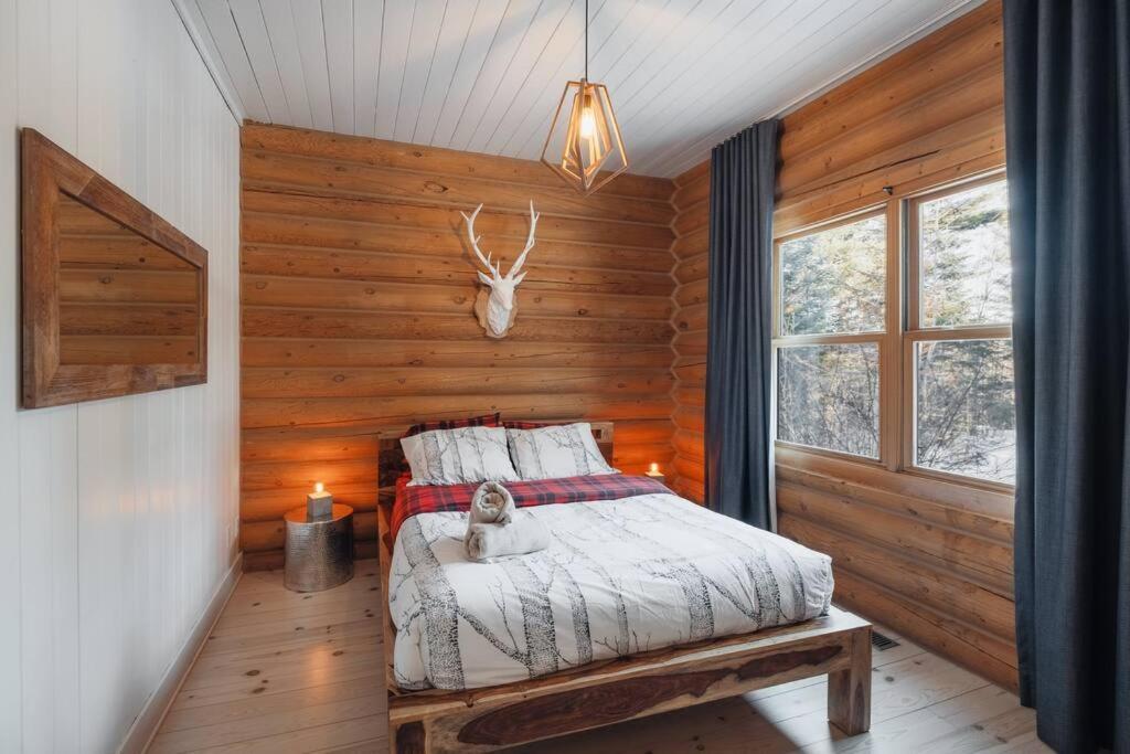 Chalet White Wolf SPA at Fiddler's Lake