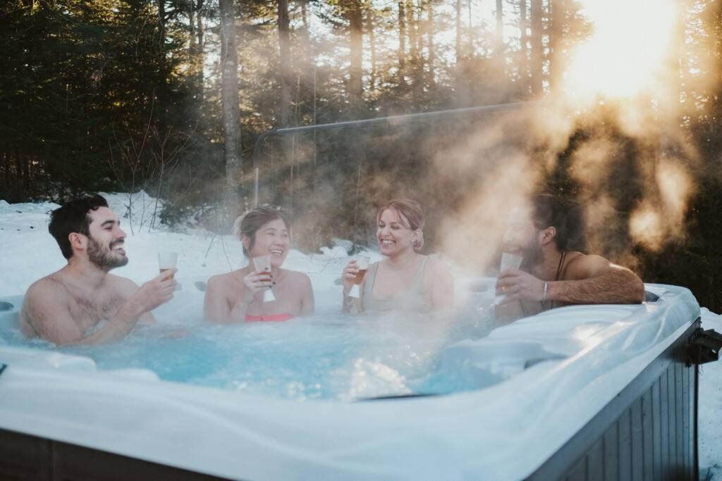 Chalet White Wolf SPA at Fiddler's Lake