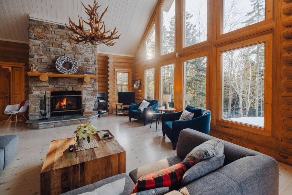 Chalet White Wolf SPA at Fiddler's Lake