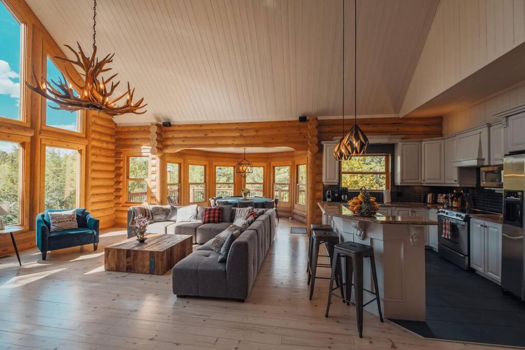 Chalet White Wolf SPA at Fiddler's Lake