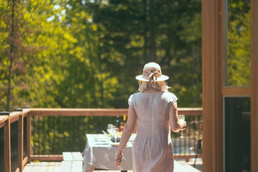 Chalet White Wolf SPA at Fiddler's Lake