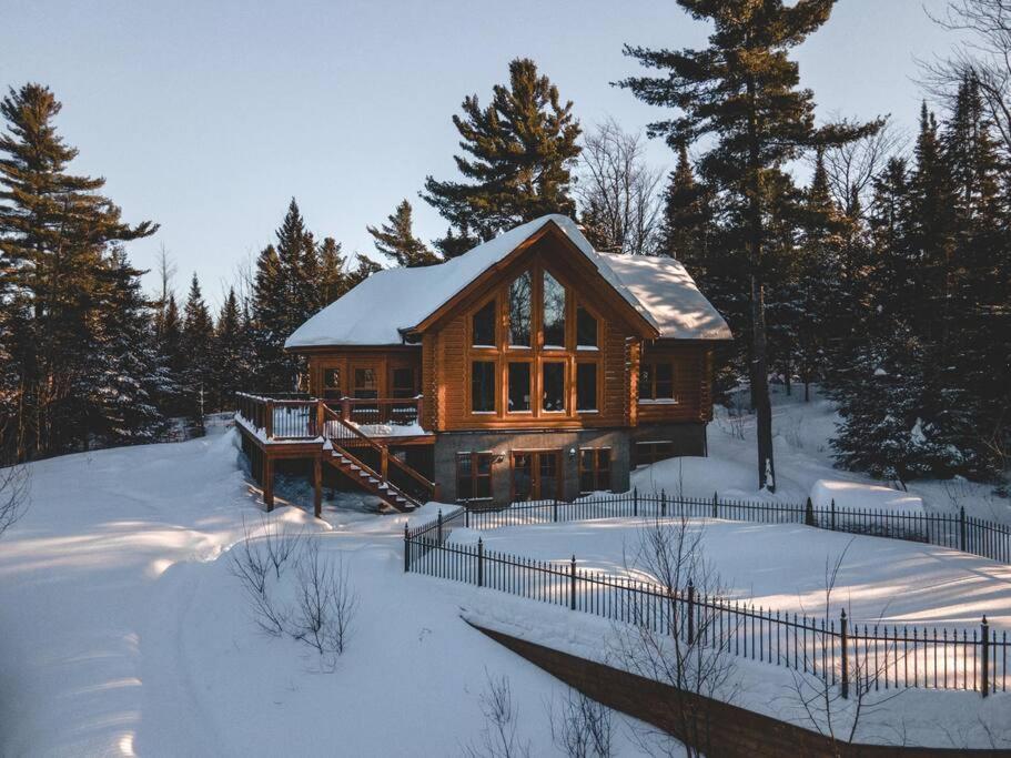 Chalet White Wolf SPA at Fiddler's Lake