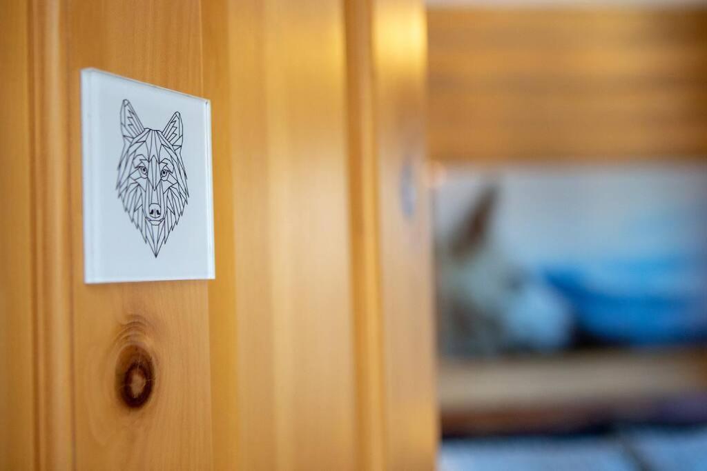 Chalet White Wolf SPA at Fiddler's Lake