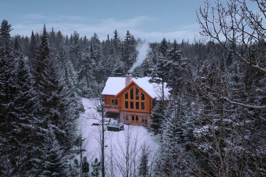 Chalet Blue Jay Spa at Fiddler's Lake