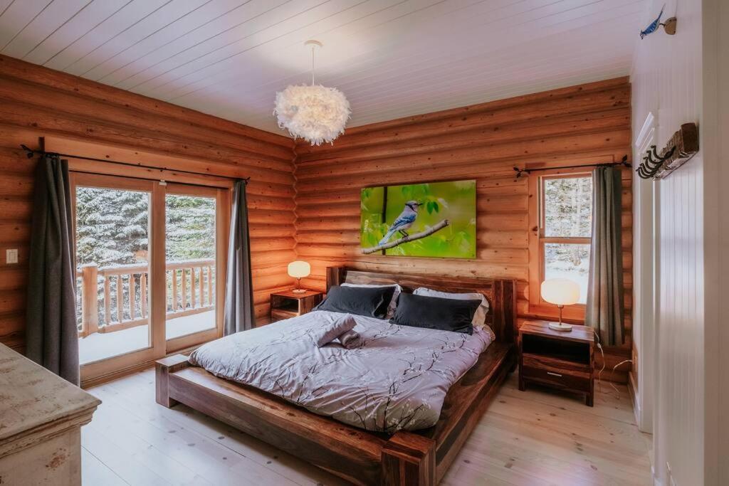 Chalet Blue Jay Spa at Fiddler's Lake