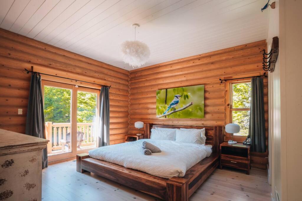Chalet Blue Jay Spa at Fiddler's Lake