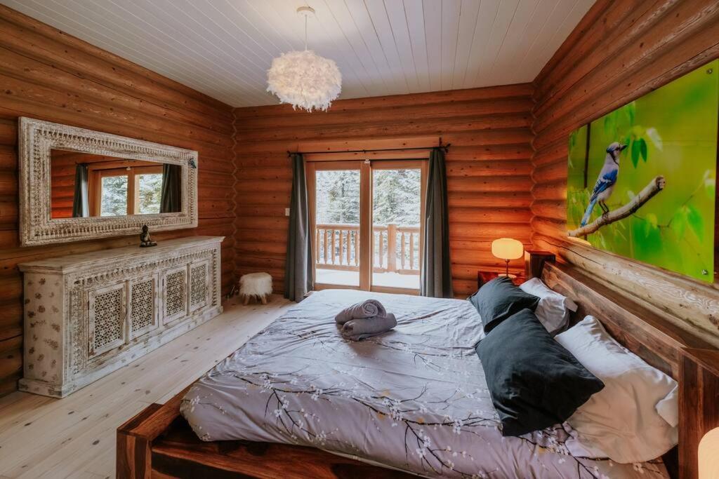 Chalet Blue Jay Spa at Fiddler's Lake