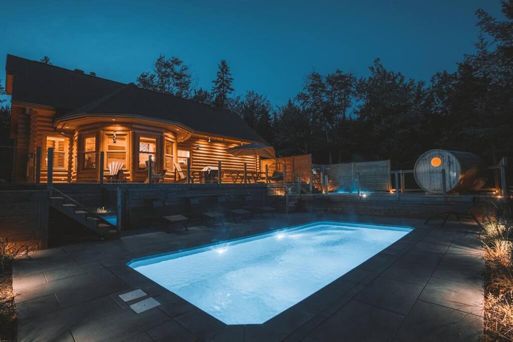 Chalet Blue Jay Spa at Fiddler's Lake